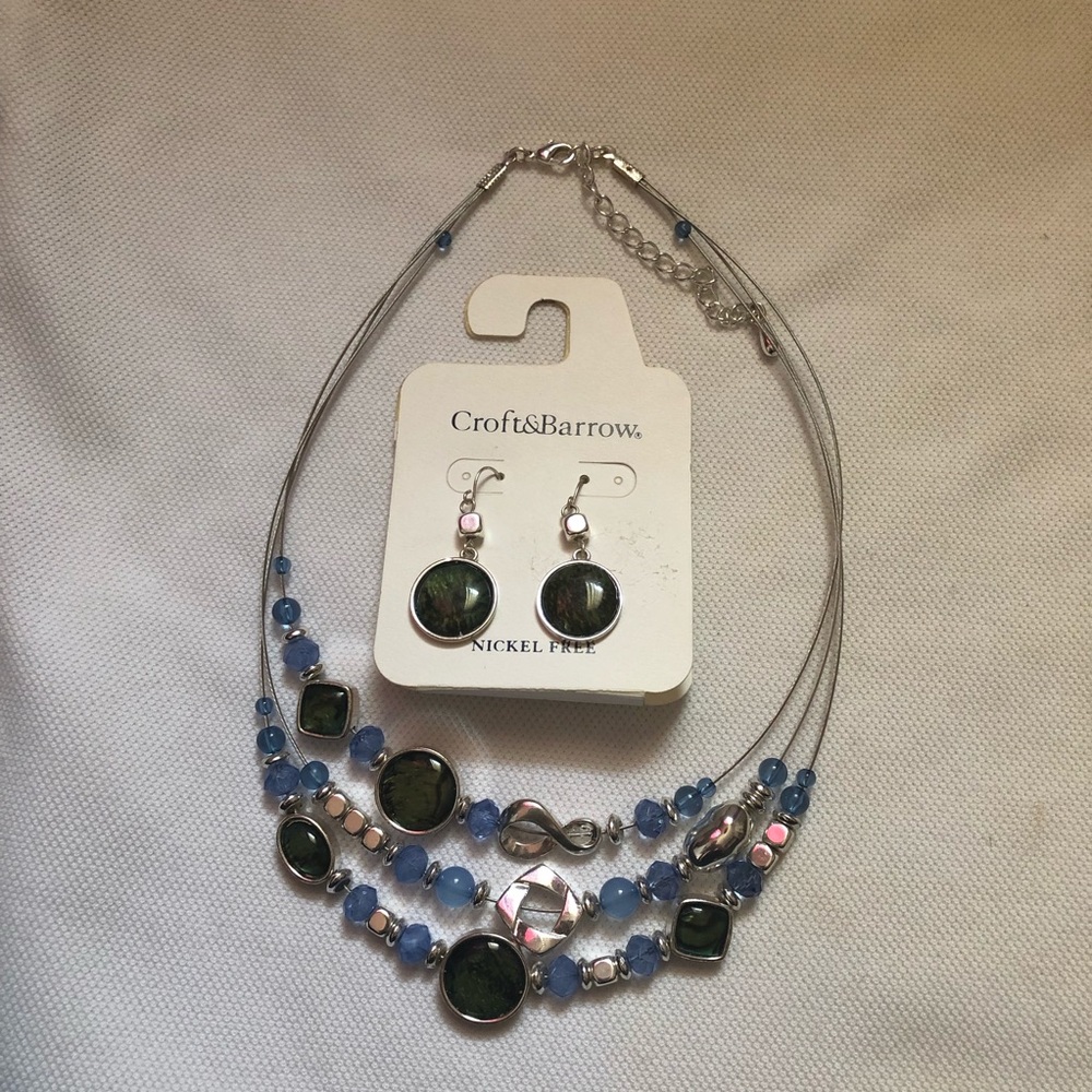 Croft & Barrow blue and green Necklace